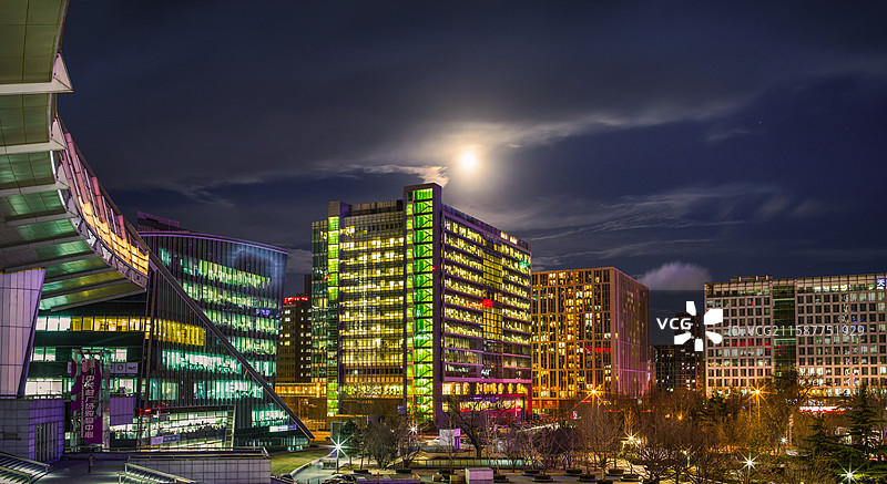 中关村（中国的硅谷）中关村广场购物中心夜景图片素材