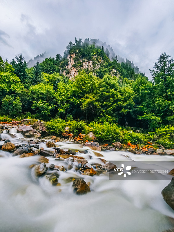 孟屯河谷甲尔猛措图片素材