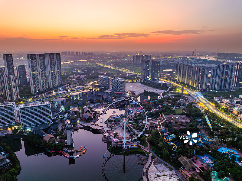 广东佛山顺德华侨城欢乐海岸PLUS朝霞日出航拍图片素材