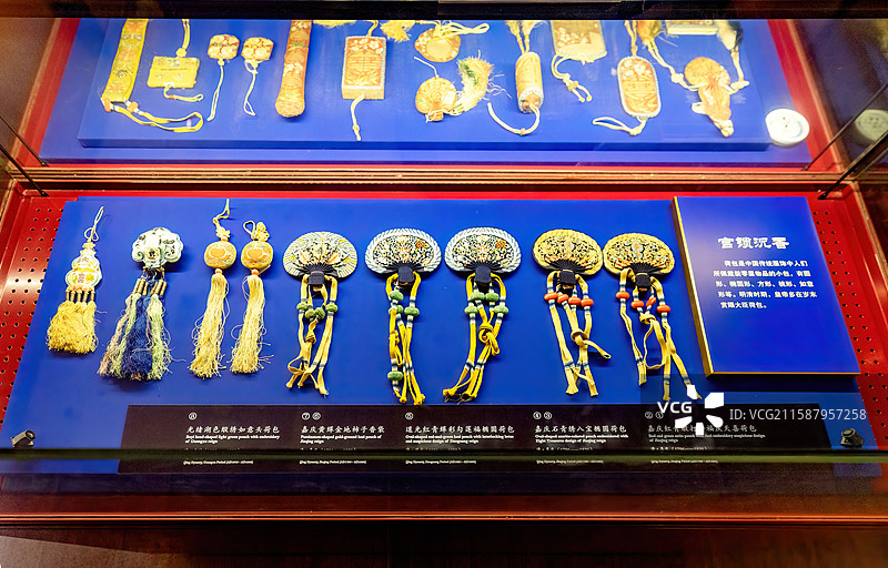 河南开封博物馆清朝活计香袋套扇图片素材