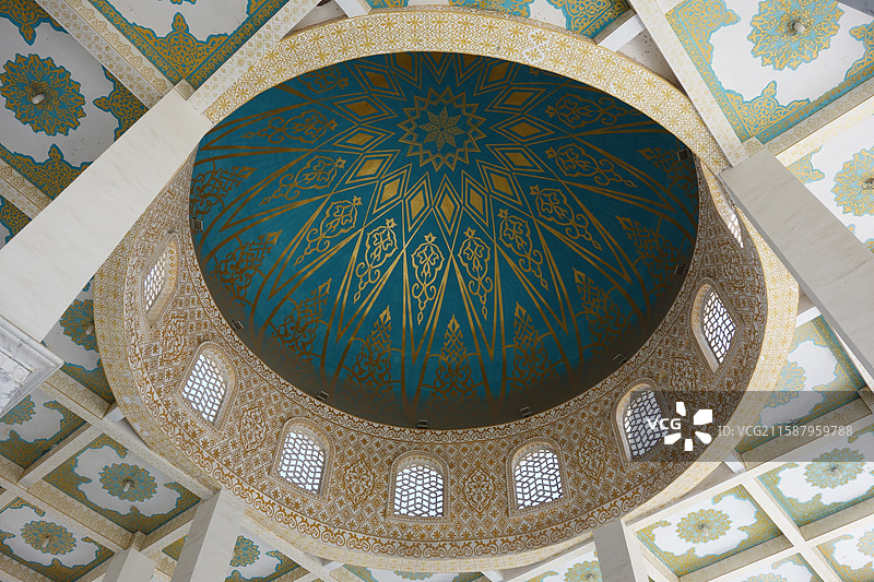 宁夏银川市永宁县中华回乡文化园宁夏川民俗园：金色礼仪大殿图片素材