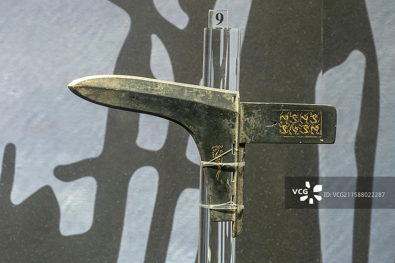 陕西历史博物馆错金鸟篆文戈战国时期商洛市洛南县出土图片素材