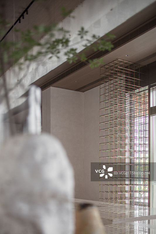 格栅隔断与空间视角延伸设计图片素材