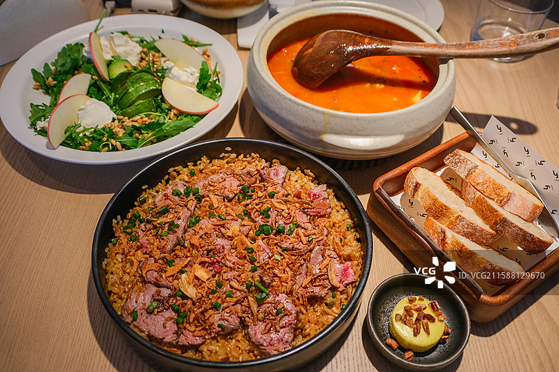 广州花都中旅阿那亚九龙湖度假区西班牙美食图片素材