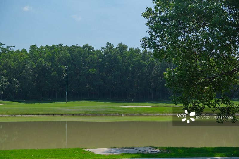 广州花都中旅阿那亚九龙湖度假区高尔夫球场图片素材