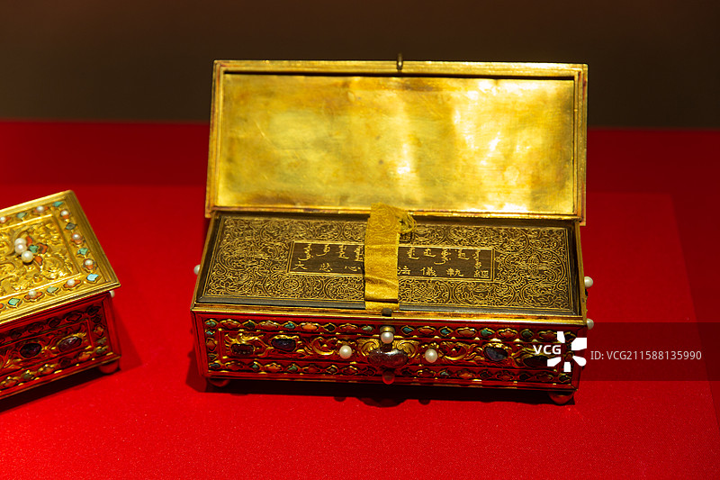 故宫珍宝馆金嵌珍珠宝石藏经匣图片素材