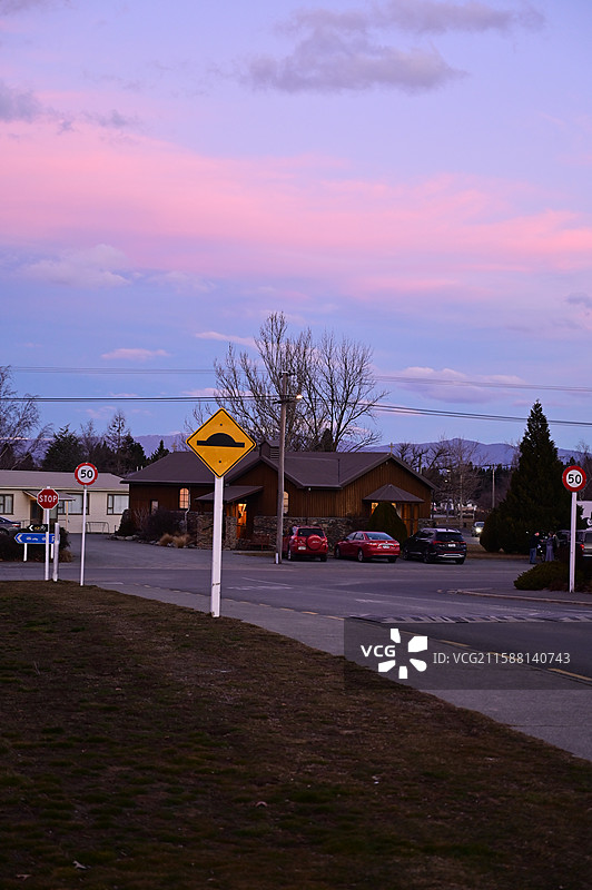 特维泽尔（Twizel）世界级的户外探险和作为探索麦肯奇盆地图片素材