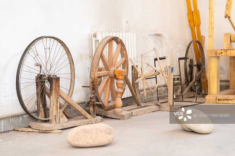 新疆艾德莱丝绸传统手工工艺-生产工具图片素材