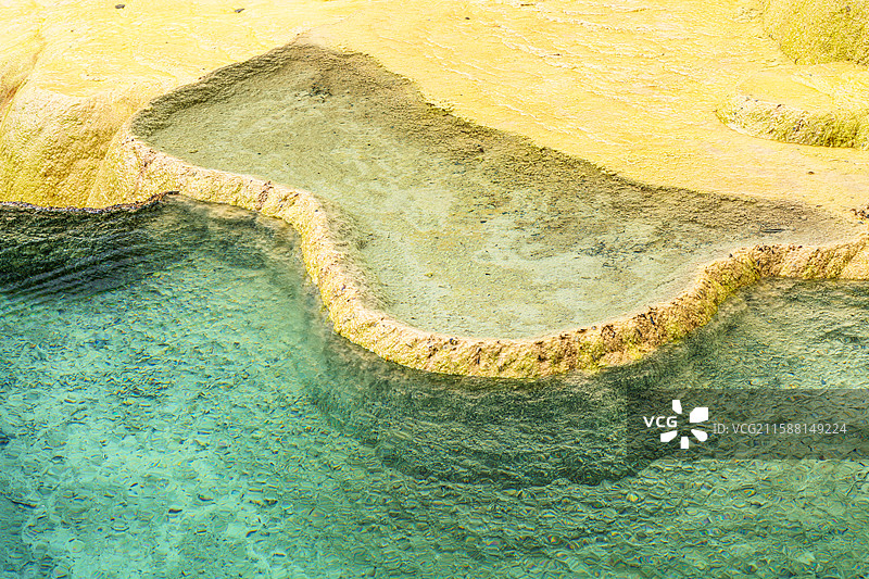 黄龙风景区争艳池，阿坝，四川，中国图片素材