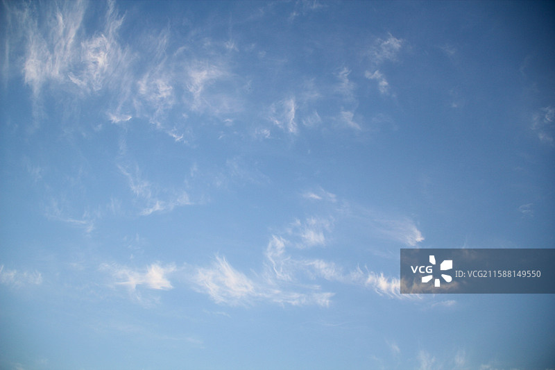天空中云的低角度视图图片素材