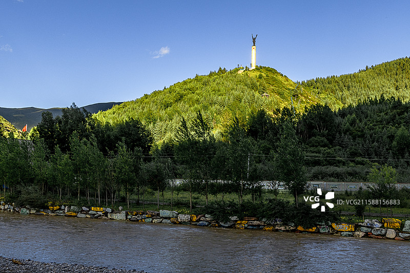 四川松潘县川主寺镇之红军长征纪念碑图片素材