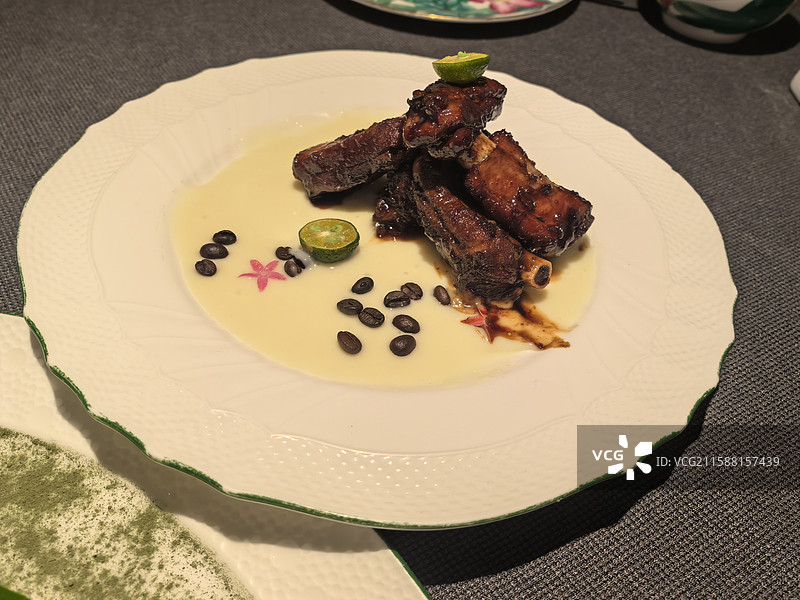 咖啡黑醋排骨图片素材