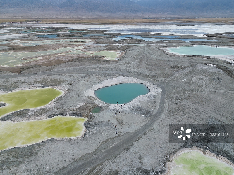 青甘环线青海省大柴旦翡翠湖图片素材