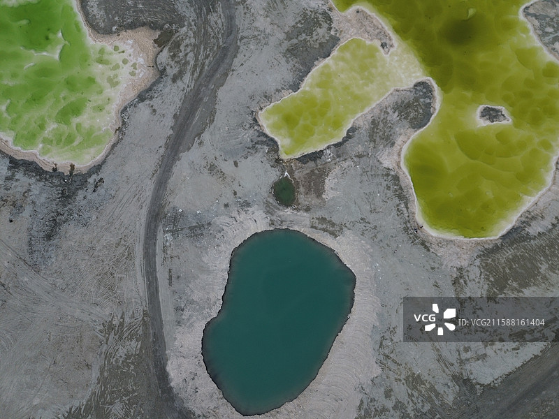 青甘环线青海省大柴旦翡翠湖图片素材