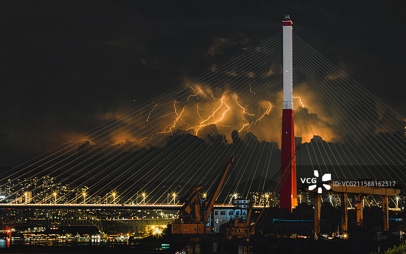 万州牌桥与闪电同框图片素材