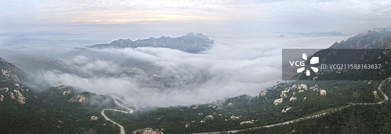 日照双峰探仙境，九莲云海沐晨曦图片素材