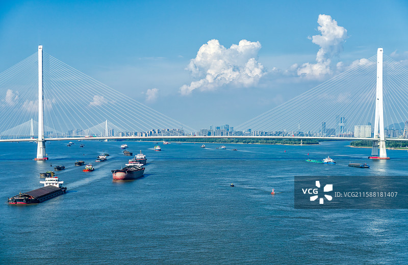 长江南京段黄金水道 南京大胜关长江大桥和江心洲长江大桥图片素材