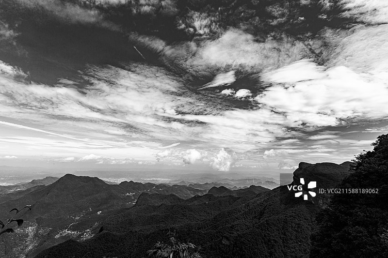 中国重庆市南川区黑白世界里的金佛山图片素材