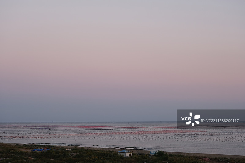 大连旅顺海上列车-夕阳下的地铁站台图片素材