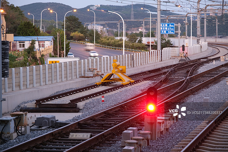 大连旅顺海上列车-夕阳下的地铁站台图片素材