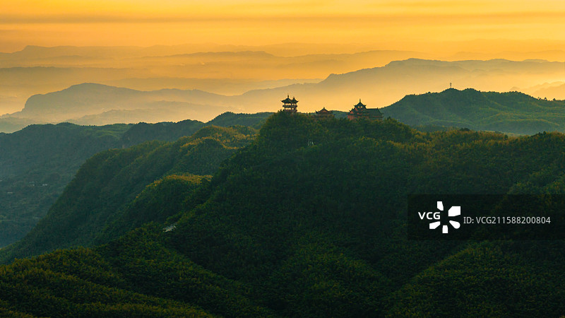 四川宜宾蜀南竹海龙吟寺的黎明图片素材