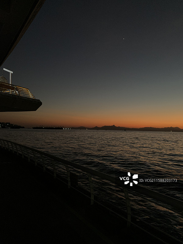 深圳龙岗 南澳广场 氛围感日落图片素材