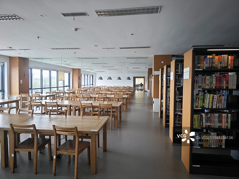 大学图书馆一角图片素材