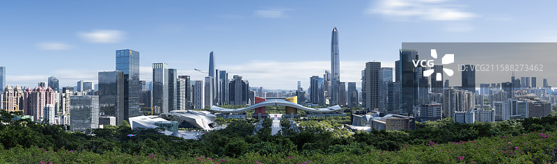 莲花山上，瞰看深圳繁华盛景图片素材