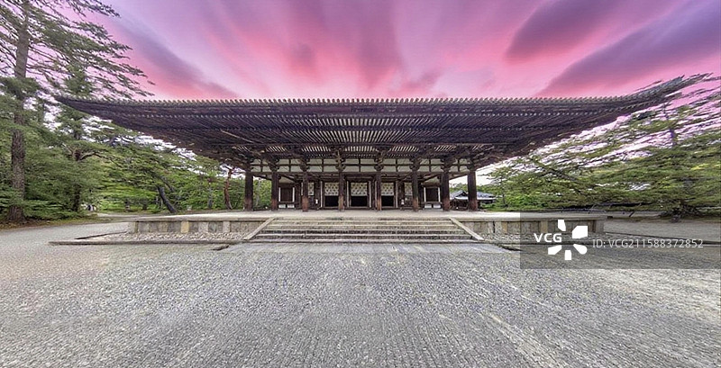 唐招提寺由鉴真主持建于 759 年，是日本佛教律宗总本山，建筑具唐代风格，多建筑与佛像为日本国宝。图片素材