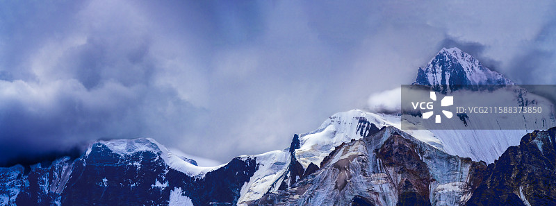 夏塔穆扎尔特冰川图片素材