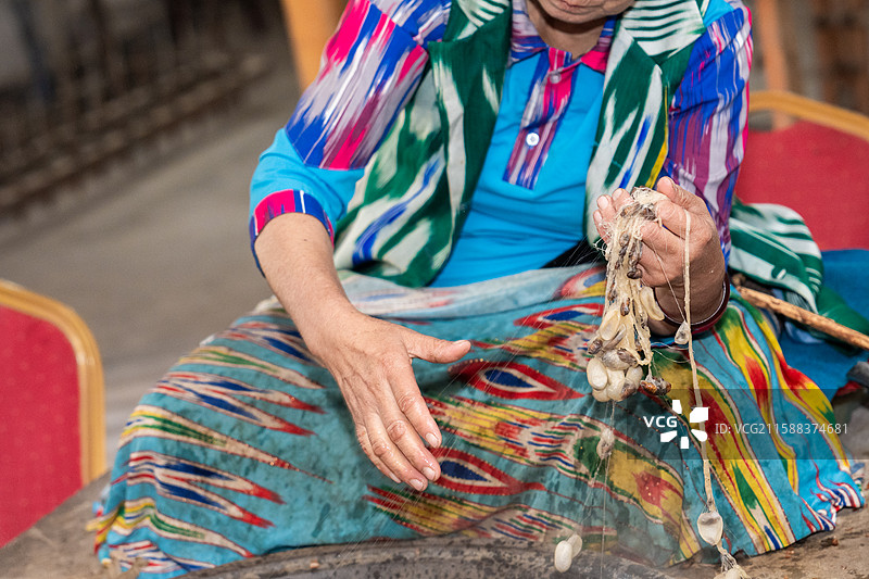 新疆艾德莱丝绸传统手工工艺图片素材