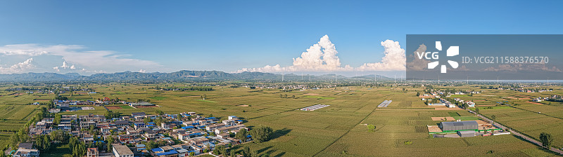 河南省平顶山汝州市焦唐高速汝州服务区附近平原农村农田风景图片素材
