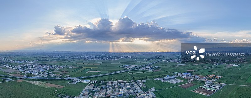 河南省平顶山汝州市焦唐高速汝州服务区附近平原农村农田风景图片素材