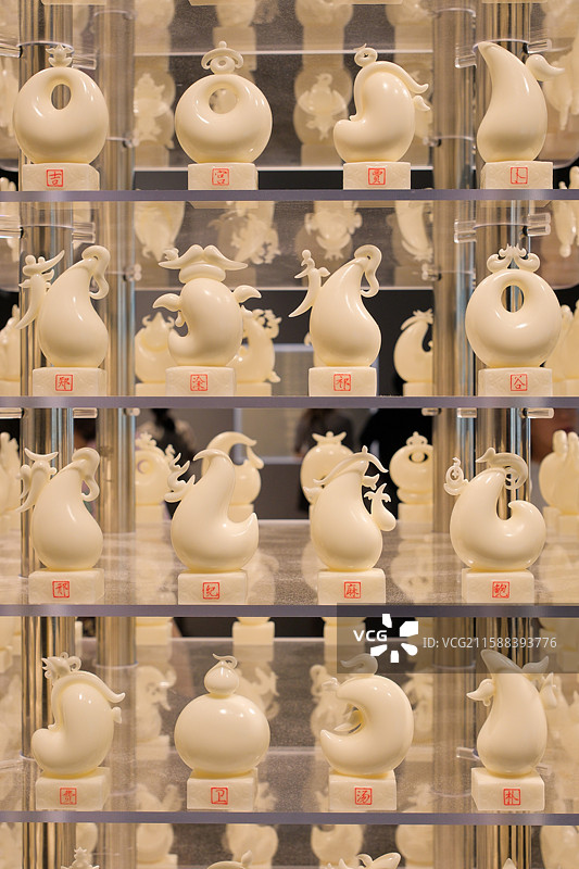 汉字艺术 百家姓，万象本色—“中国白・德化瓷”艺术大展图片素材