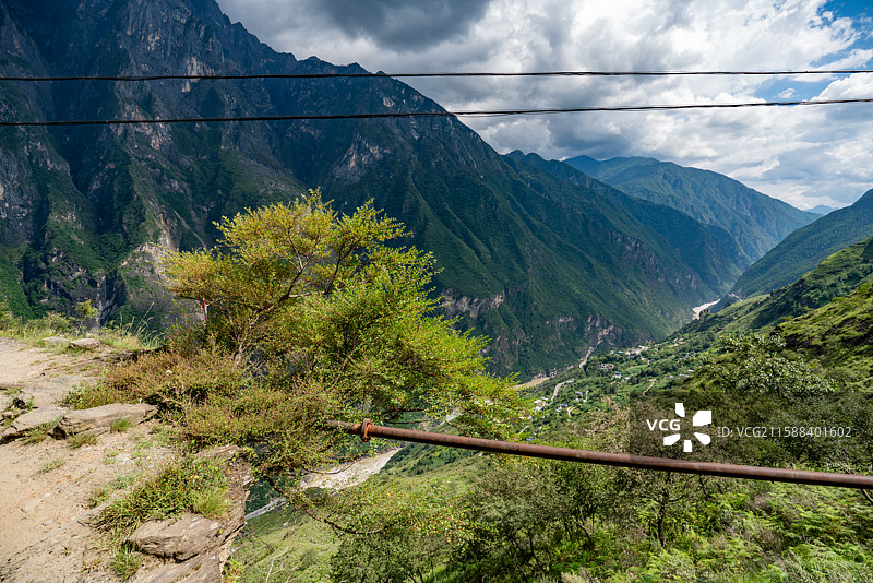 2025虎跳峡高路徒步图片素材