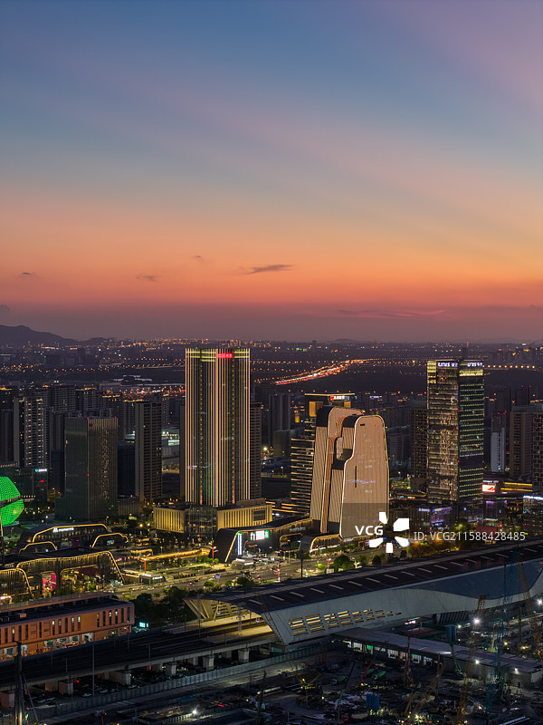 苏州高铁新城夜景航拍图片素材