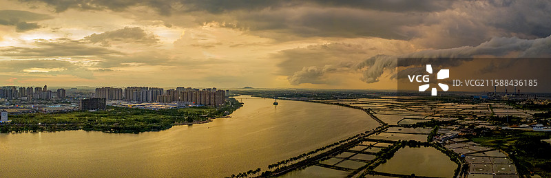 《暮色中的湛江滨湖公园》图片素材