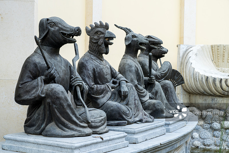 圆明园遗址铜首图片素材