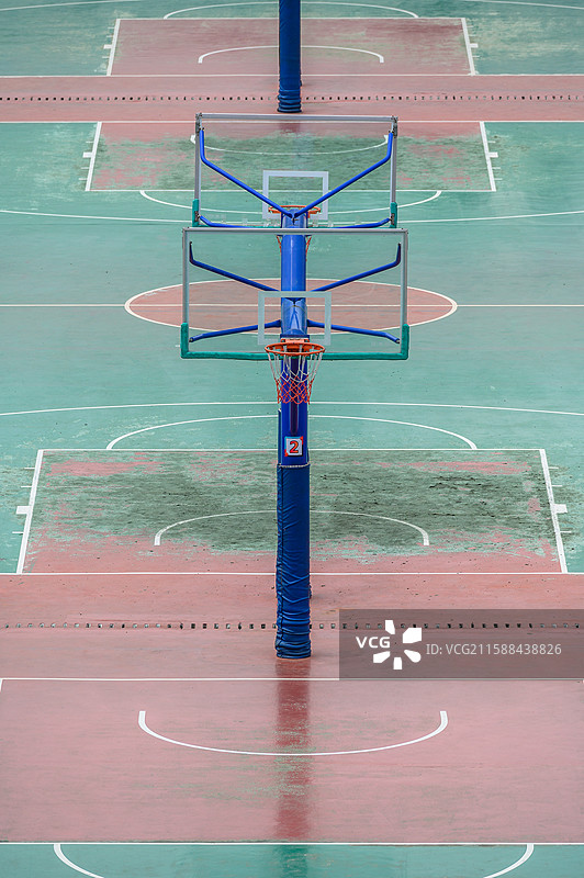 户外公共篮球场图片素材