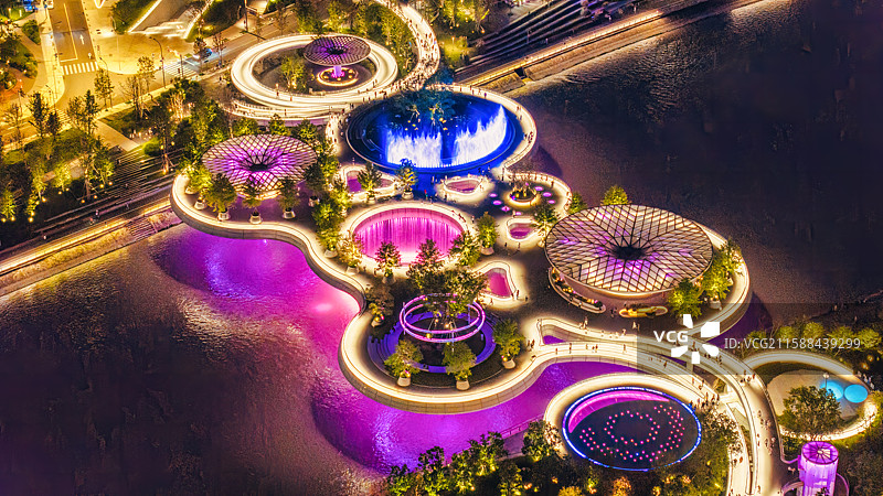 成都金融城锦江莲叶桥景观平台夜景图片素材