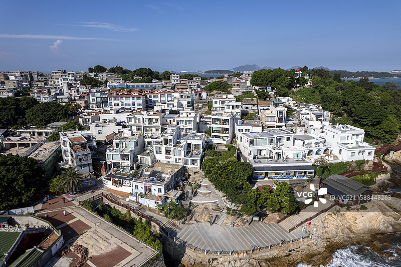 福建省漳州市东山岛白色面朝大海度假民宿图片素材