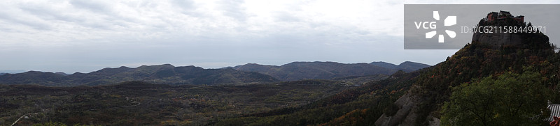 陕西省铜川市耀州区庙湾镇大香山寺：苍龙岭同善寺远眺图片素材