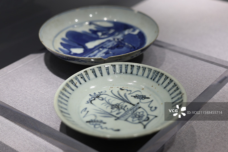 德化瓷精品展宋瓷中国传统工艺美术瓷器德化白瓷博物馆展览特写图片素材