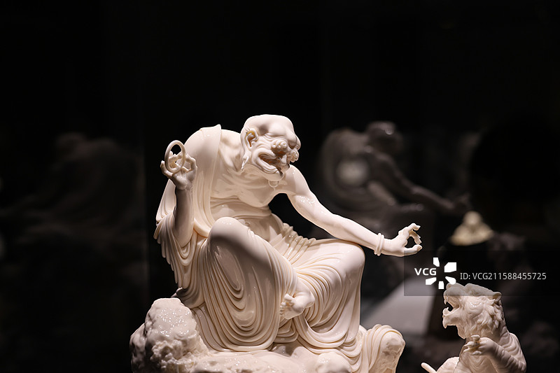 德化瓷精品展宋瓷中国传统工艺美术瓷器德化白瓷博物馆展览特写图片素材