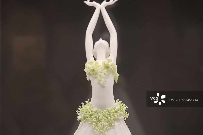 德化瓷精品展宋瓷中国传统工艺美术瓷器德化白瓷博物馆展览特写图片素材