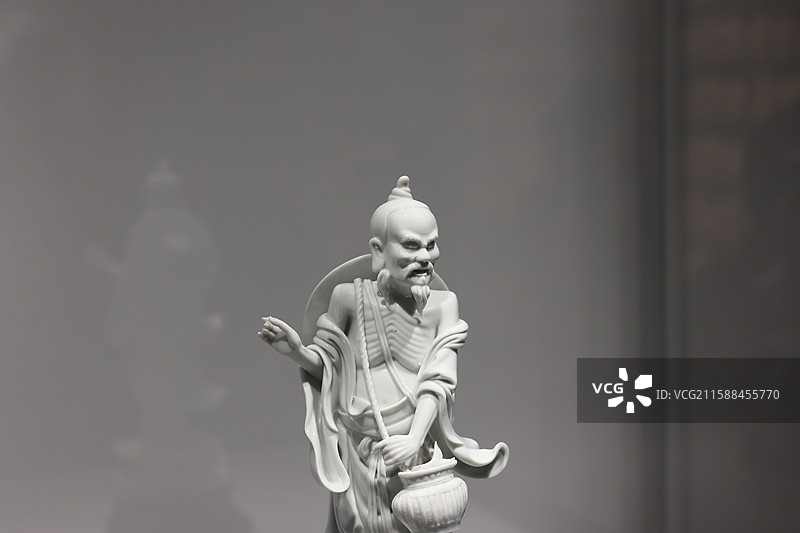 德化瓷精品展宋瓷中国传统工艺美术瓷器德化白瓷博物馆展览特写图片素材