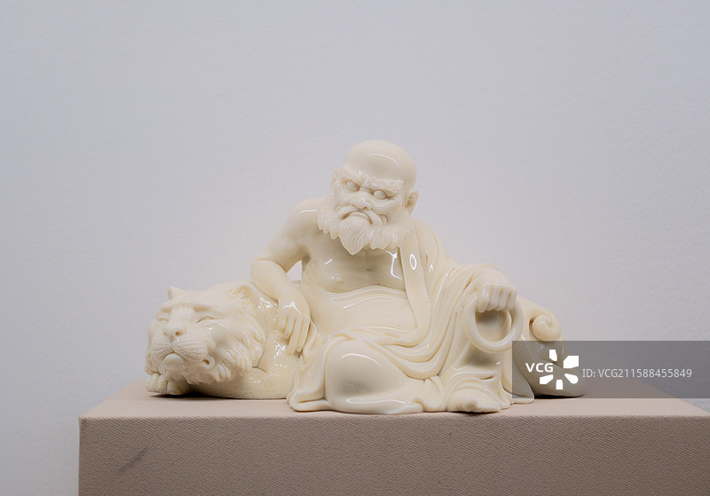 十八罗汉，万象本色—“中国白・德化瓷”艺术大展图片素材