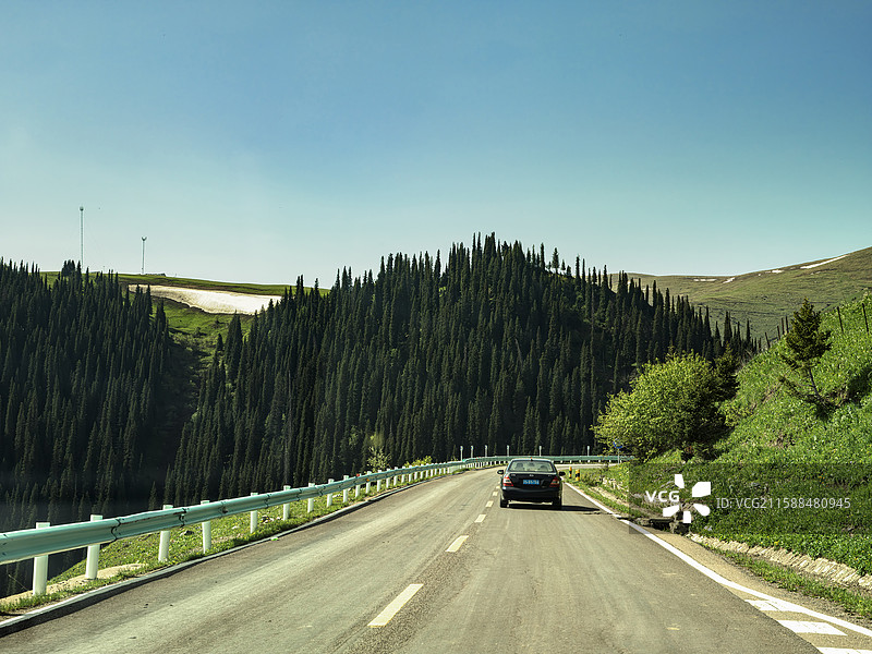 2025年5月31日新疆独库公路年度通车第一天的沿途风光（可供高清大图）图片素材