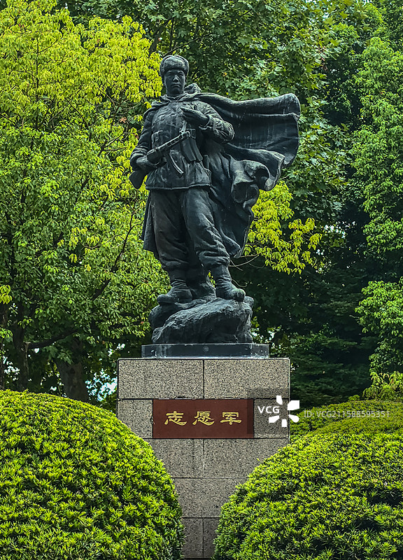 西湖风景区《志愿军》雕塑图片素材