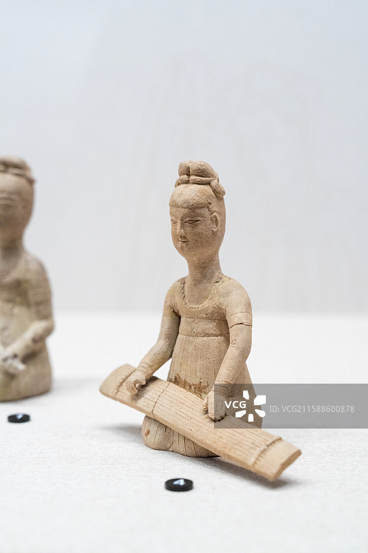 唐代乐舞俑 青瓷舞女伎乐俑群 岳阳博物馆藏图片素材